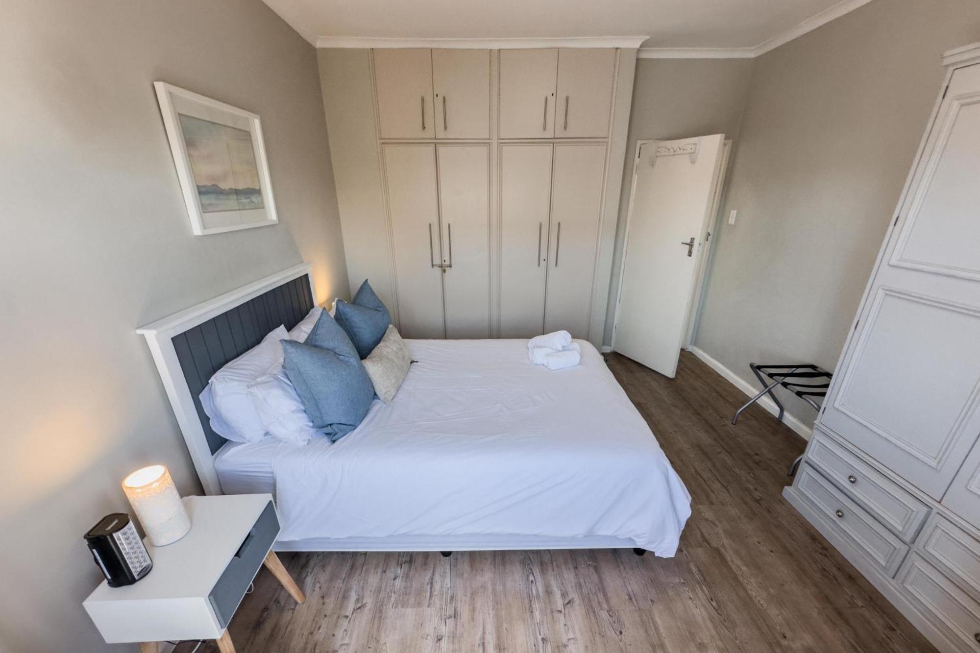 Appartement Sunny Modern Space With Mountain View Kaapstad