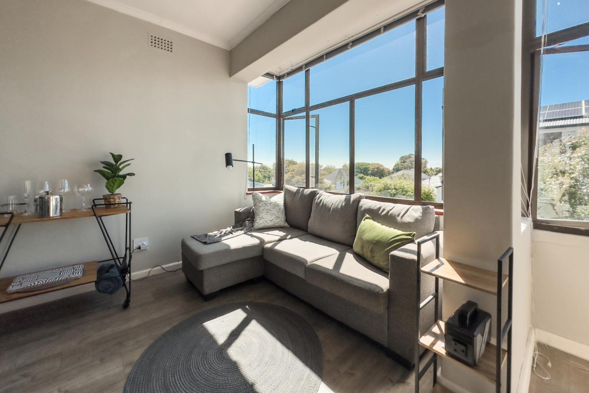 Appartement Sunny Modern Space With Mountain View Kaapstad